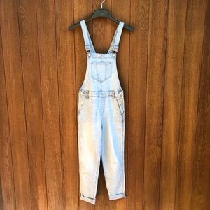Old navy overalls straight leg light wash 2 distressed stretch nwot